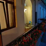 Old Town Story House Apartment *