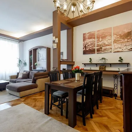 Apartment Old Town Story House *