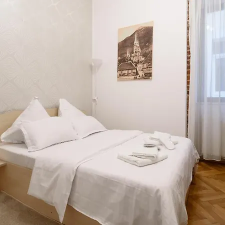 Old Town Story House Apartment Brasov