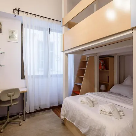 Old Town Story House *