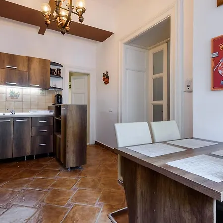 Apartment Old Town Story House Brasov