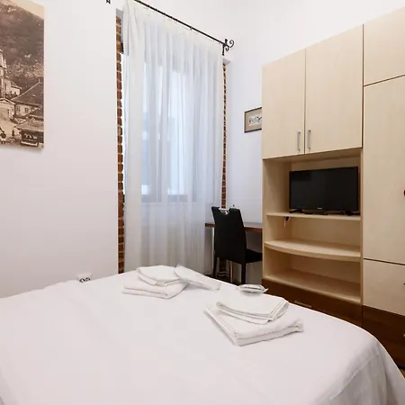 Old Town Story House Apartment