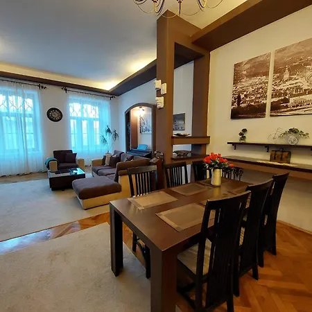 Apartment Old Town Story House Brasov
