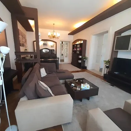 Old Town Story House *