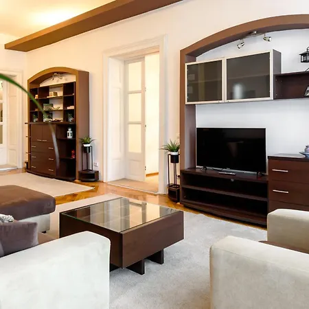 Old Town Story House Braşov