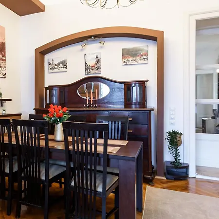 Apartment Old Town Story House Brasov