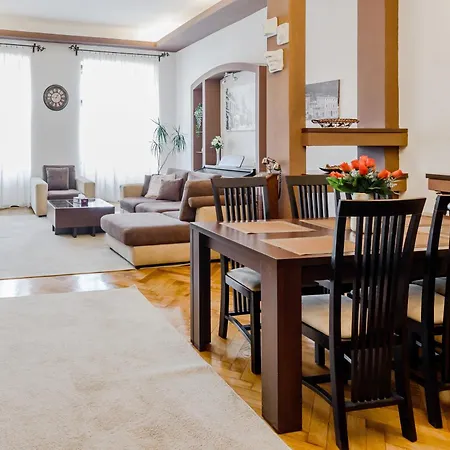 Apartment Old Town Story House Brasov
