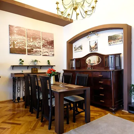 Old Town Story House Apartment