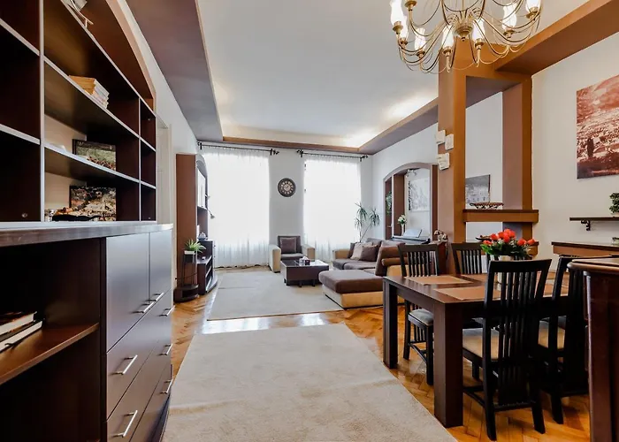 Old Town Story House Apartment Brasov