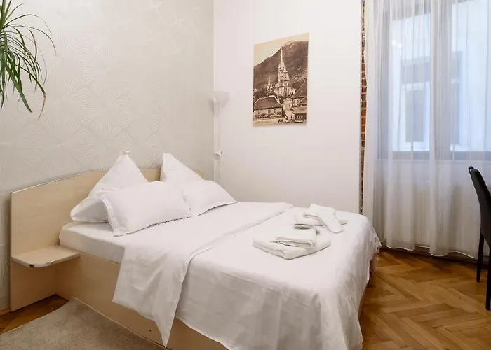 Old Town Story House Apartment Brasov