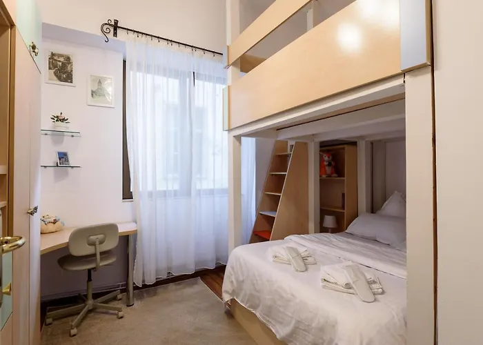 Old Town Story House *