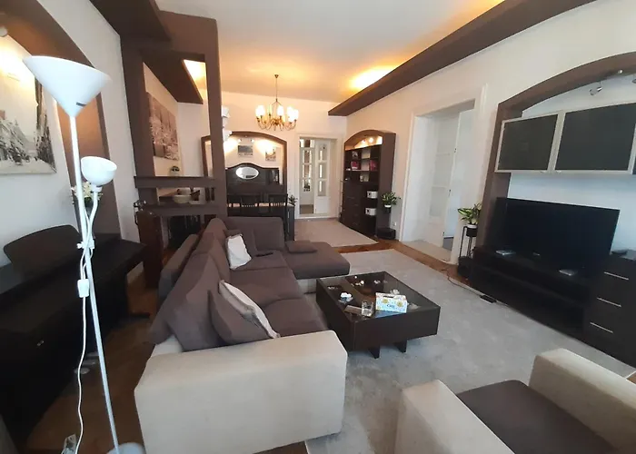 Old Town Story House *